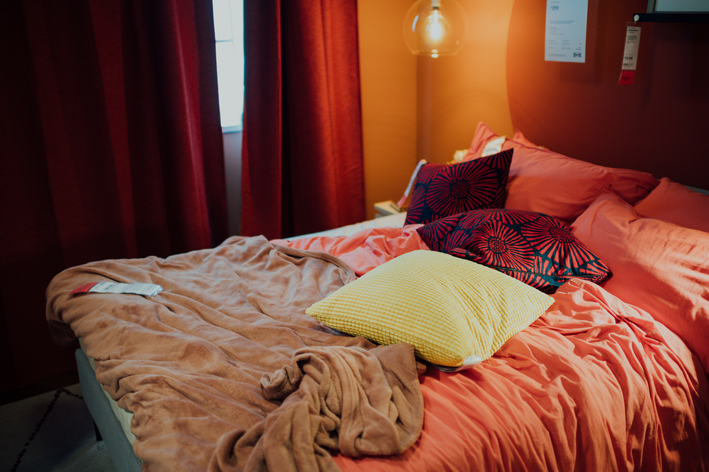 Merapikan kamar tidur: 10 tips untuk menghentikan kemalasan!